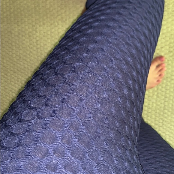 blue bubble butt leggings - Picture 3 of 3